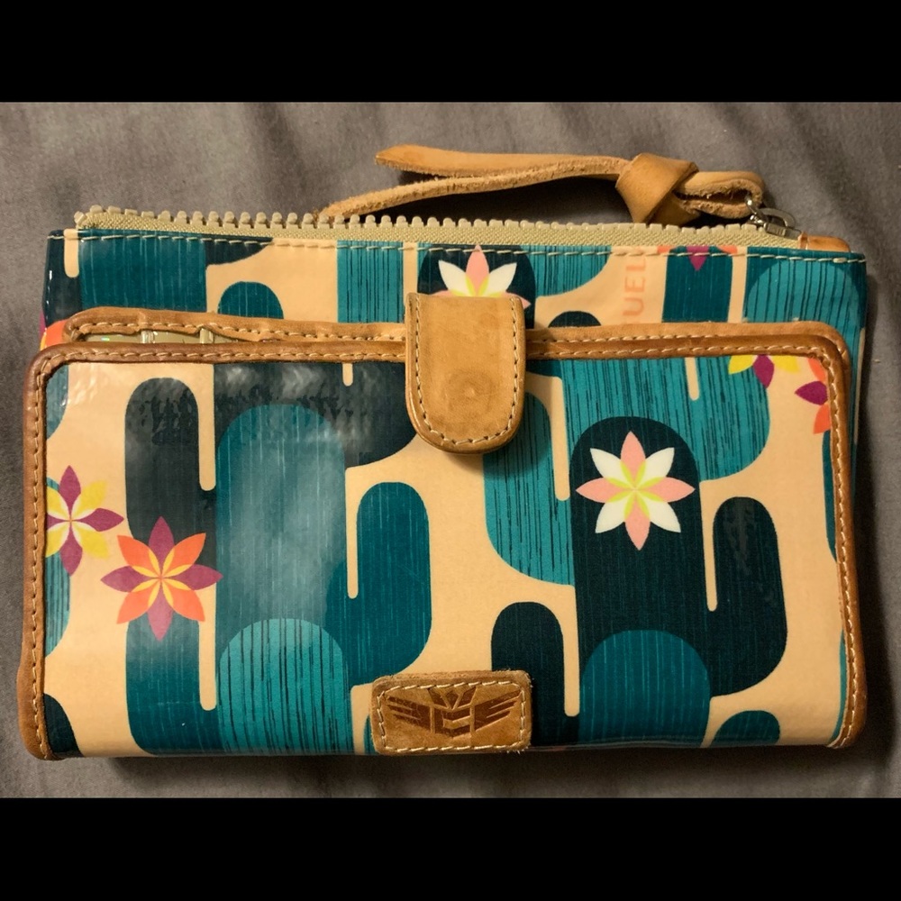 Consuela Wallet